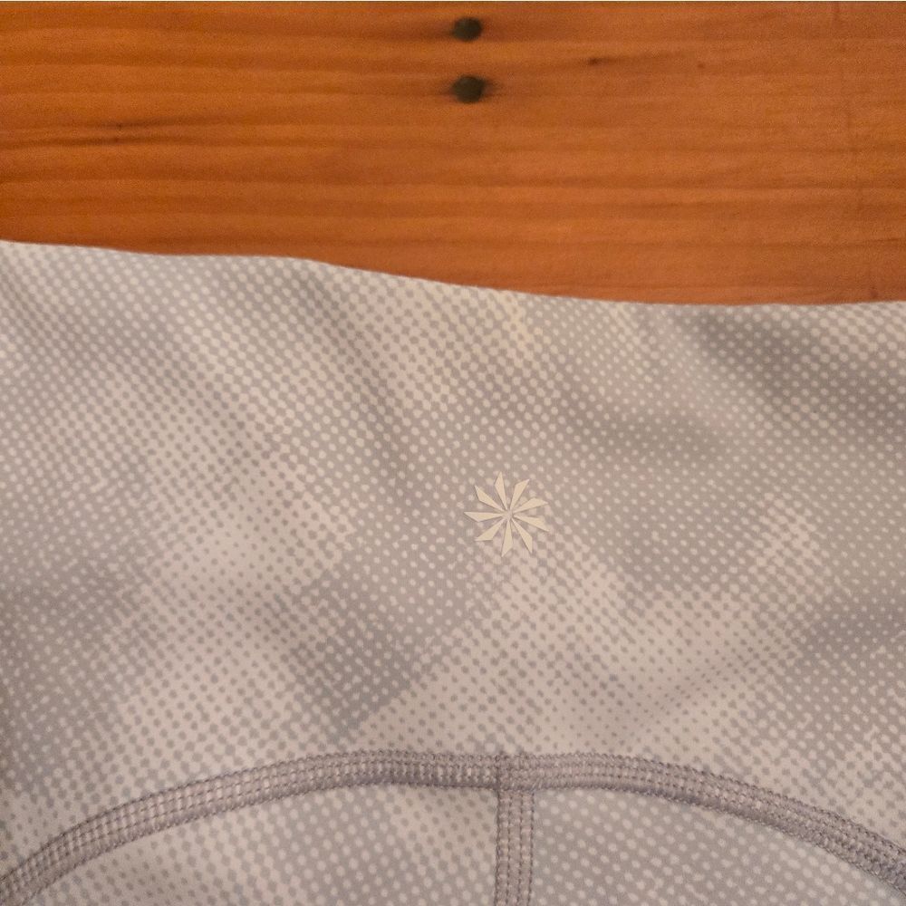 Athleta Bundle Light Gray Printed Capri Leggings And Short Size S - Picture 5 of 8